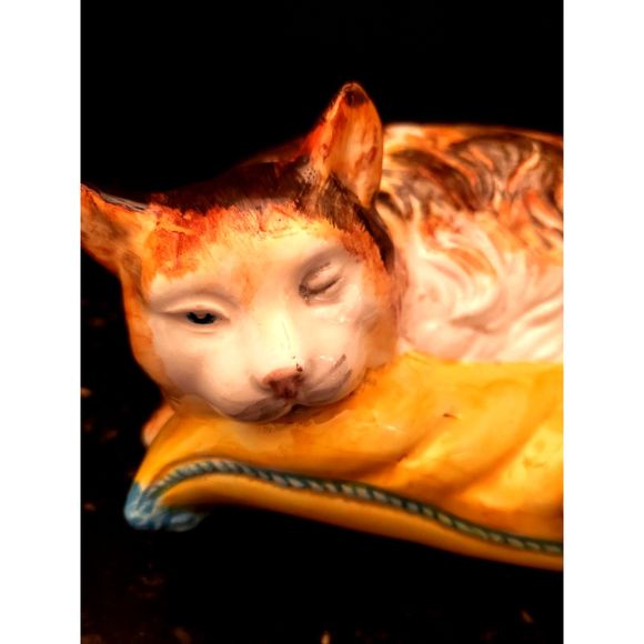 Calico Kitten Cat Sleeping on Pillow Italy Ceramic Vintage - Picture 11 of 13